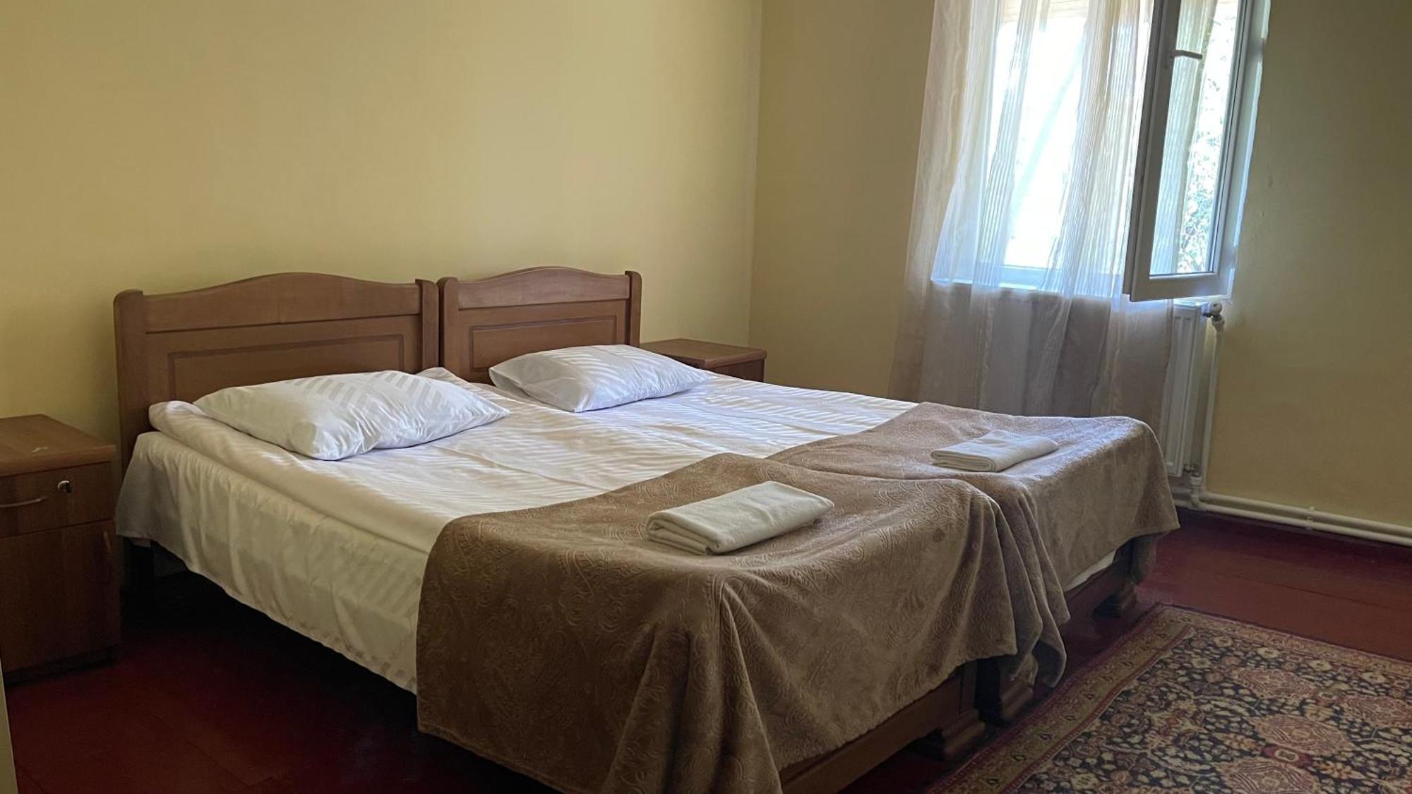 Guesthouse Chela Местия Екстериор снимка