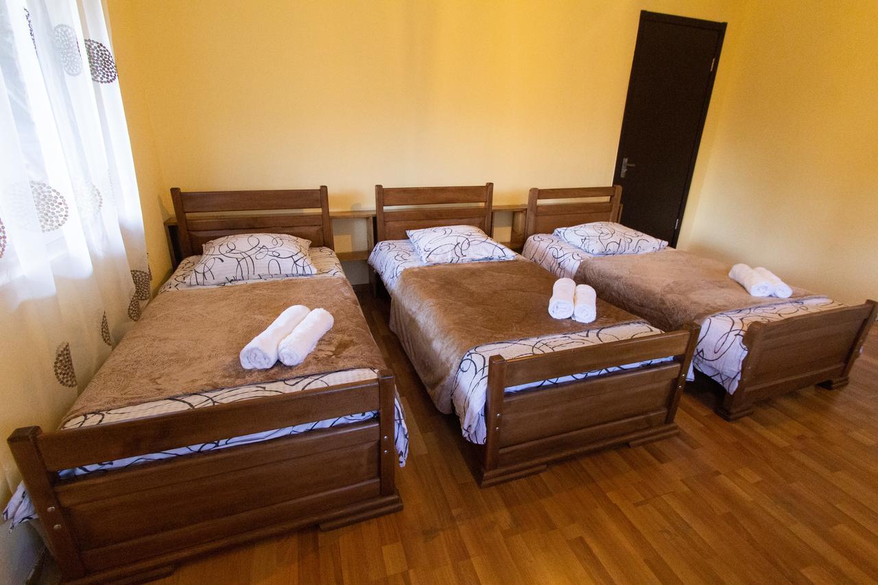 Guesthouse Chela Местия Екстериор снимка